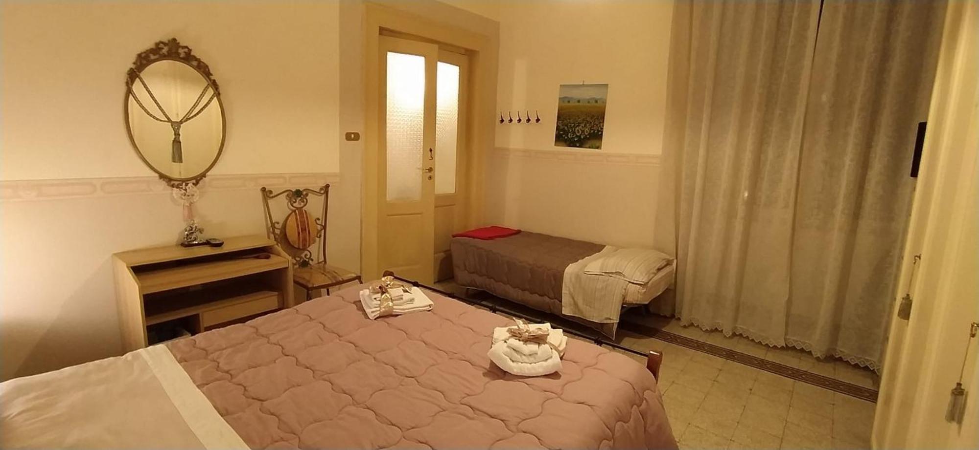 Casa Lillina A Toledo , Near Piazza Del Plebiscito Appartement Napels Buitenkant foto